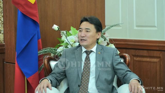 АҮЭБ-ЫН САЙД Г.ДАМДИННЯМ: “Дайраад, зодчих гээд байвал бензин өгөх ямар албатай юм” гэж хэлсэндээ УУЧЛАЛ ХҮСЬЕ